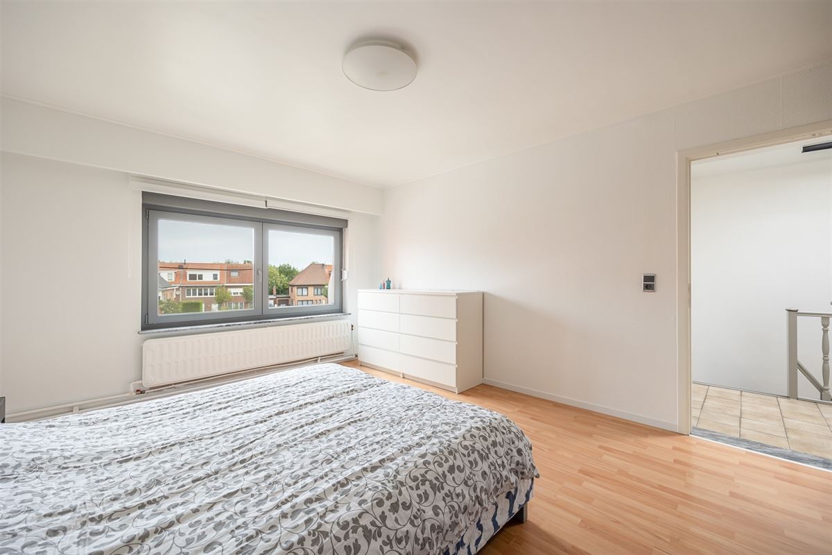 Instapklare bel-etage met 3 slaapkamers en gezellige tuin