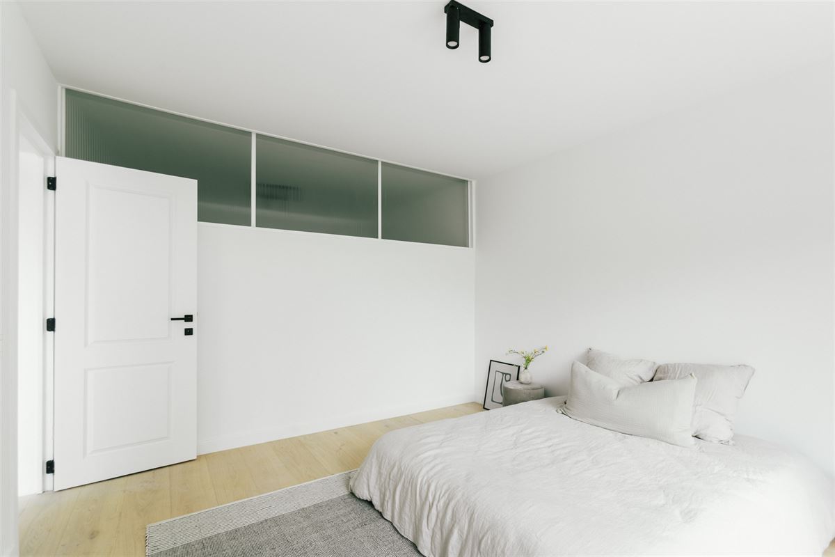 Prachtig gerenoveerd appartement met zonnige tuin