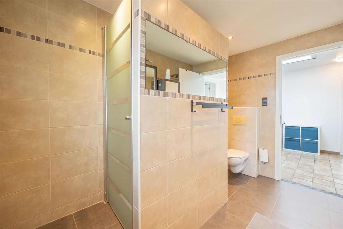 Instapklare bel-etage met 3 slaapkamers en gezellige tuin