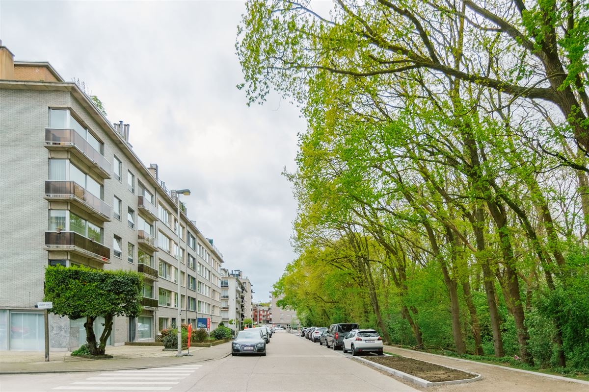 Prachtig gerenoveerd appartement met zonnige tuin