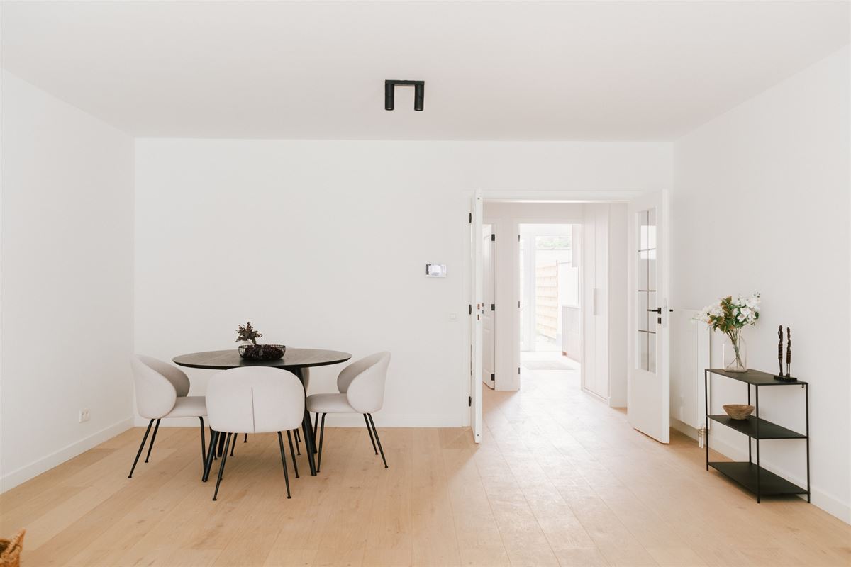 Prachtig gerenoveerd appartement met zonnige tuin