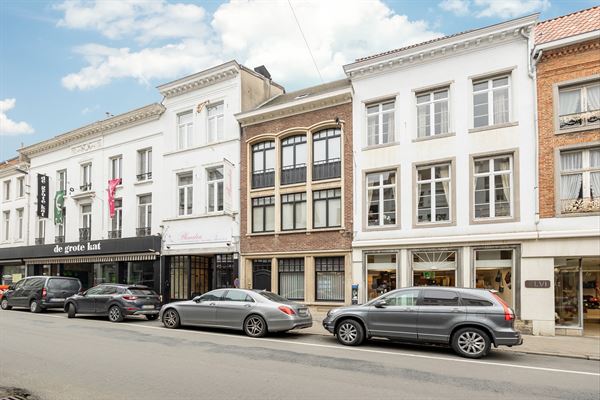 Karaktervolle woning met 4 slaapkamers en gezellige stadstuin