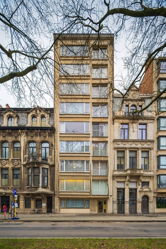 Penthouse met panoramisch terras nabij het Harmoniepark