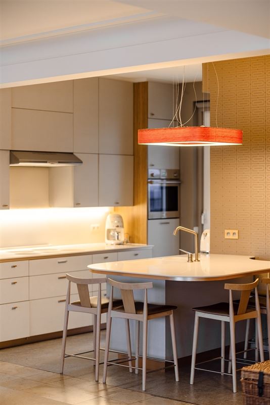 Penthouse met panoramisch terras nabij het Harmoniepark