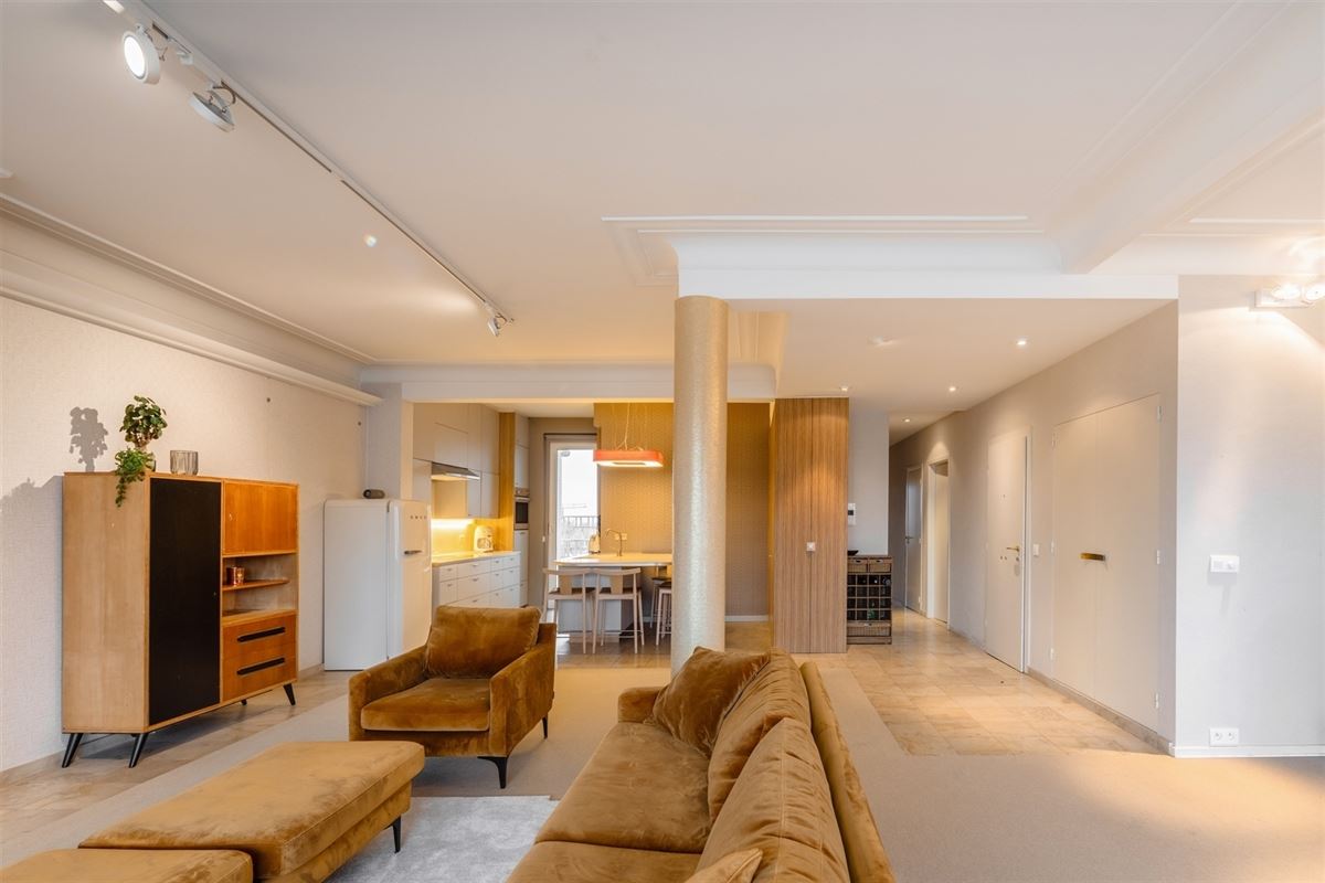 Penthouse met panoramisch terras nabij het Harmoniepark