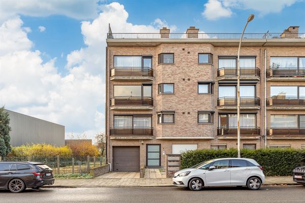 Lichtrijk appartement met 2 slaapkamers en autostaanplaats