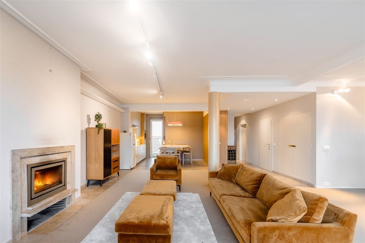 Penthouse met panoramisch terras nabij het Harmoniepark