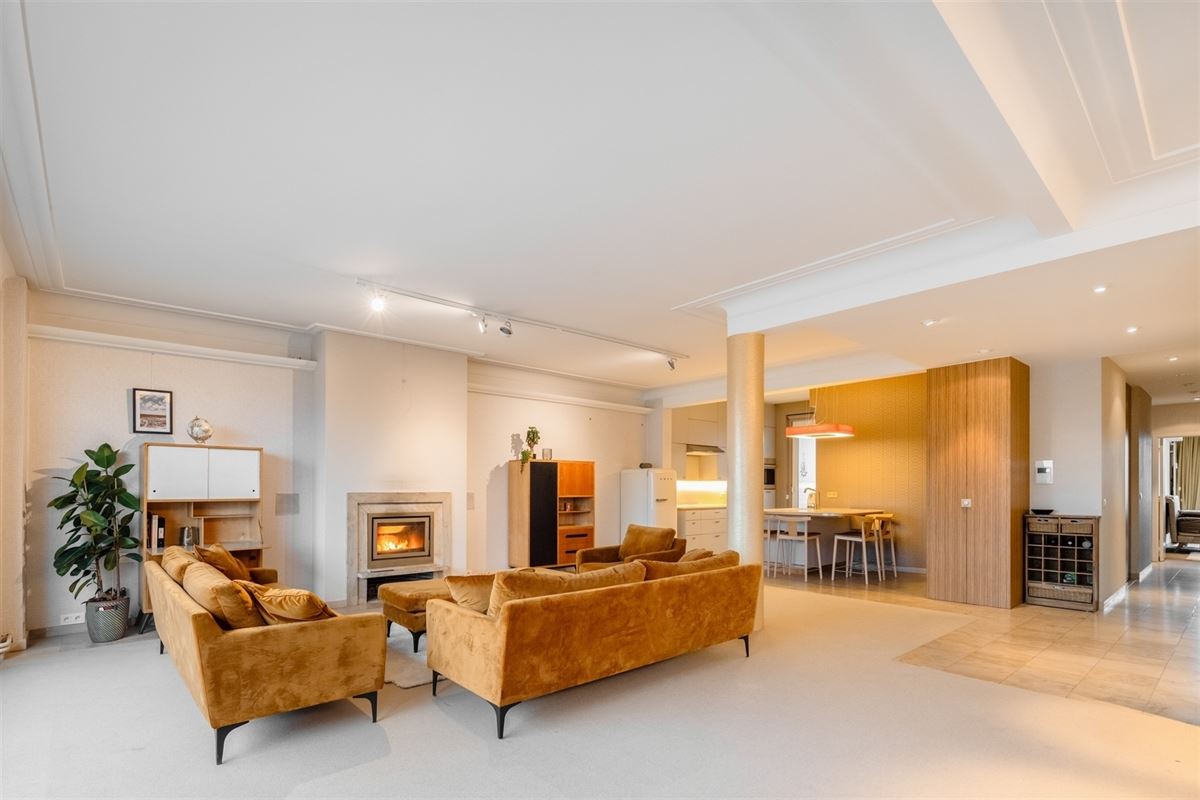 Penthouse met panoramisch terras nabij het Harmoniepark