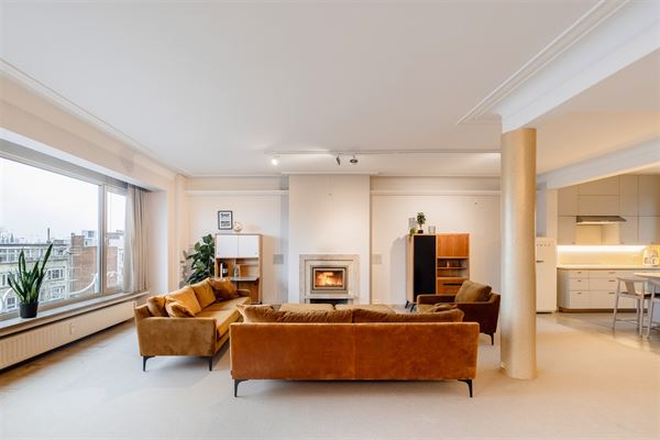 Penthouse met panoramisch terras nabij het Harmoniepark