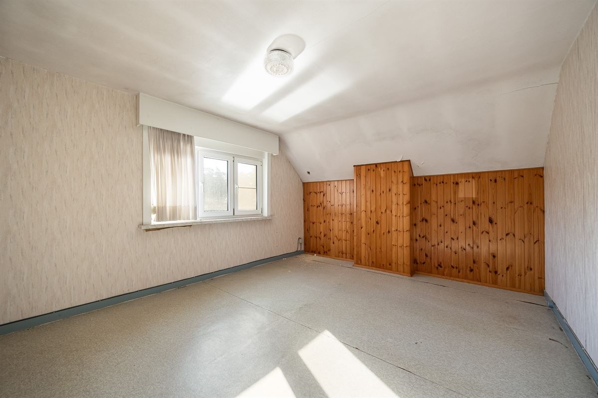 Te renoveren starterswoning met charmant karakter