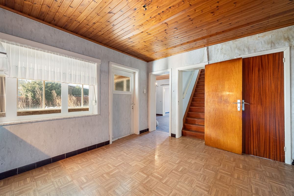 Te renoveren starterswoning met charmant karakter