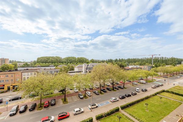 Op te frissen appartement nabij Sint-Annatunnel