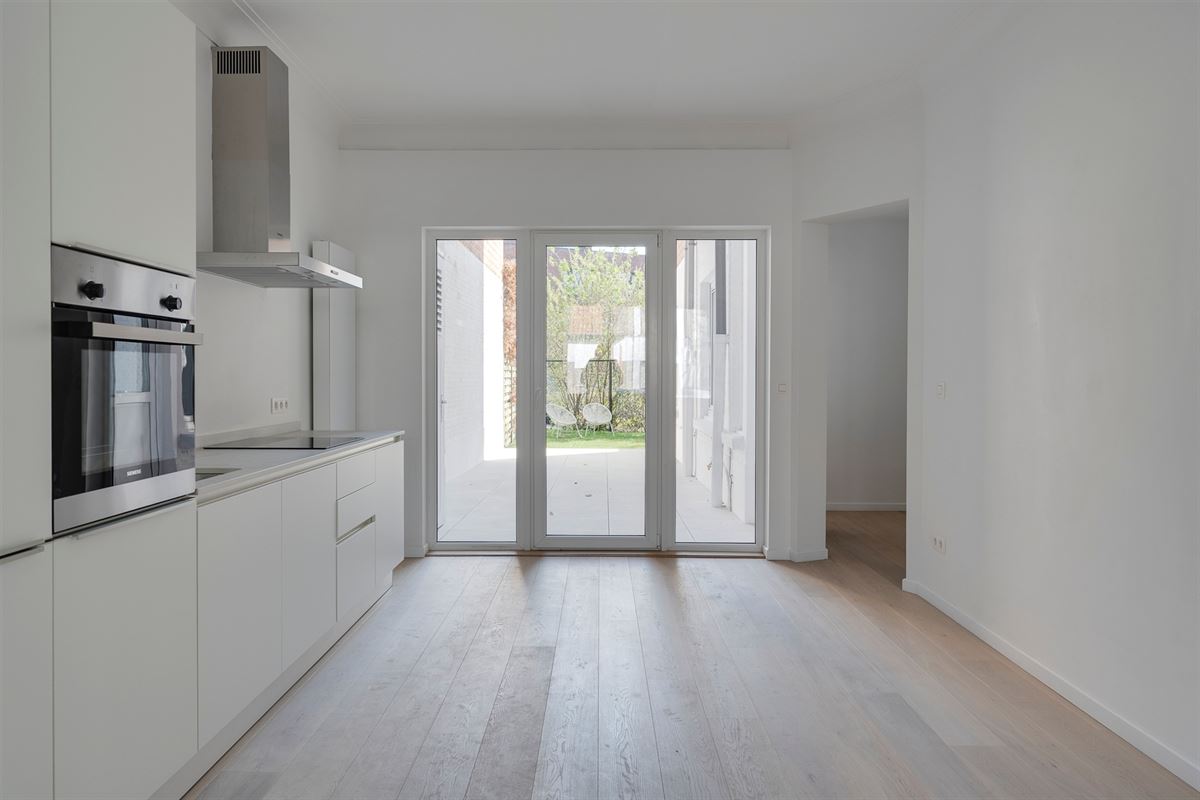 Prachtig gerenoveerd appartement met zuidgerichte tuin