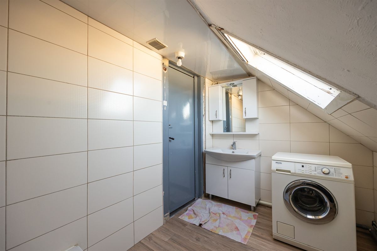 Opbrengsteigendom met 3 units nabij Park Spoor Noord