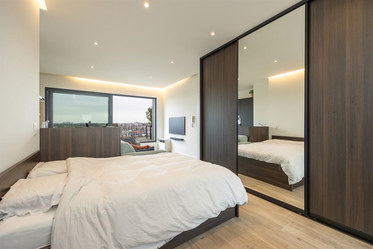 Lichtrijke penthouse studio met panoramisch uitzicht