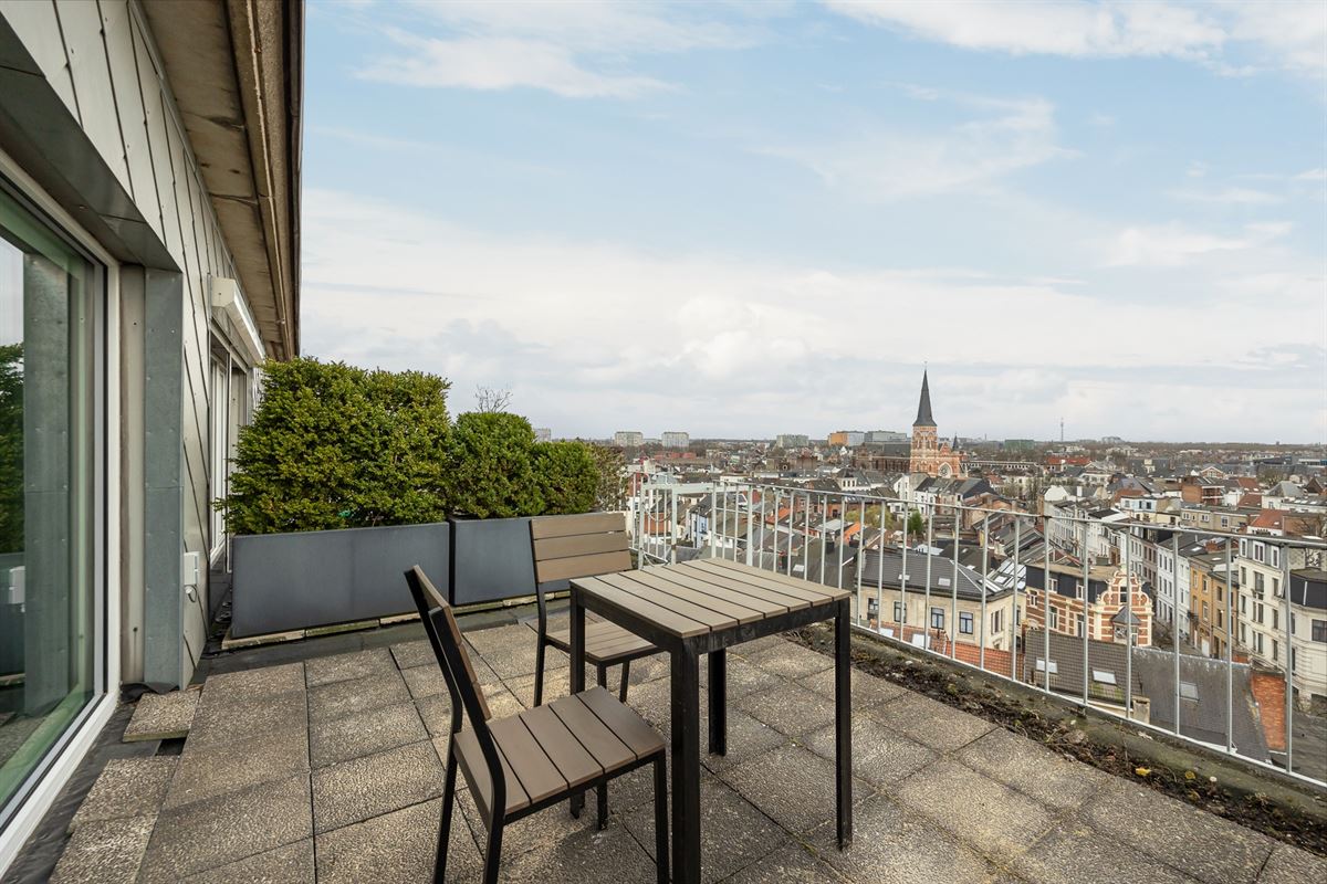 Lichtrijke penthouse studio met panoramisch uitzicht