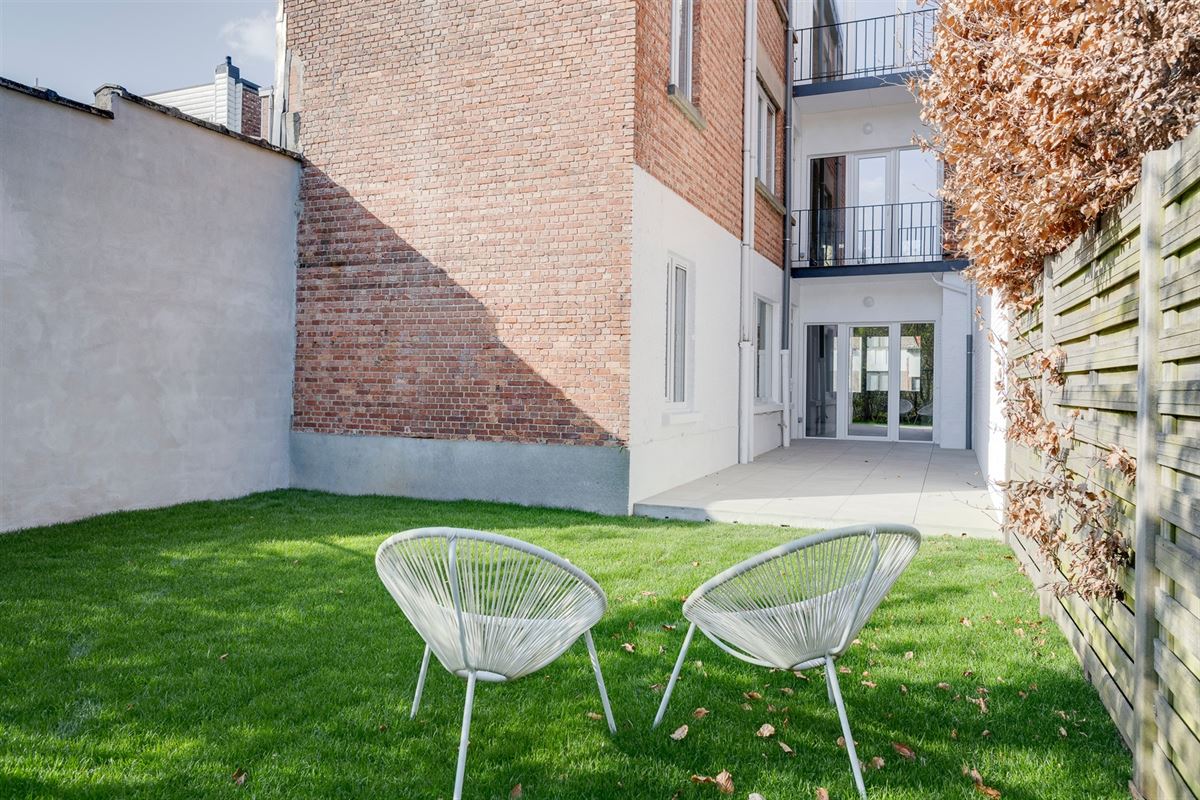 Prachtig gerenoveerd appartement met zuidgerichte tuin