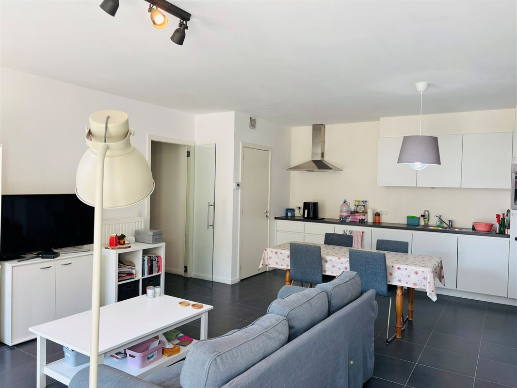 Modern tweeslaapkamerappartement op het bruisende Eilandje