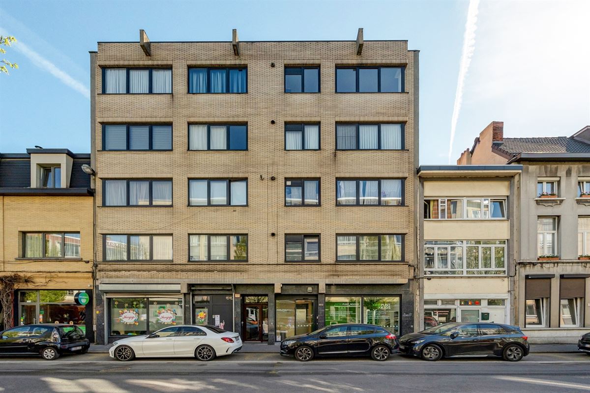 Gerenoveerd appartement met 2 slaapkamers nabij de Slachthuissite