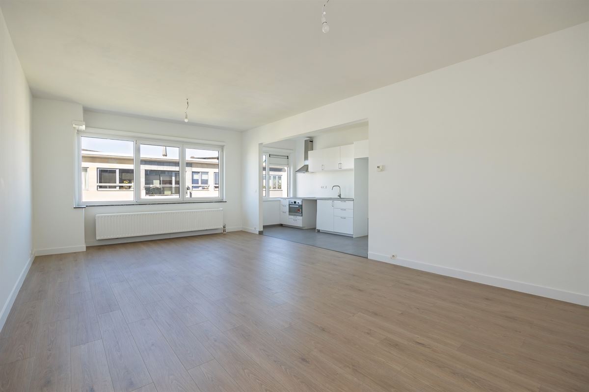 Gerenoveerd appartement met 2 slaapkamers nabij de Slachthuissite