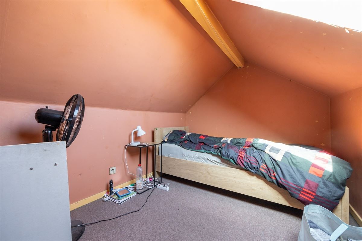 Karaktervolle burgerwoning met potentieel in geliefde buurt