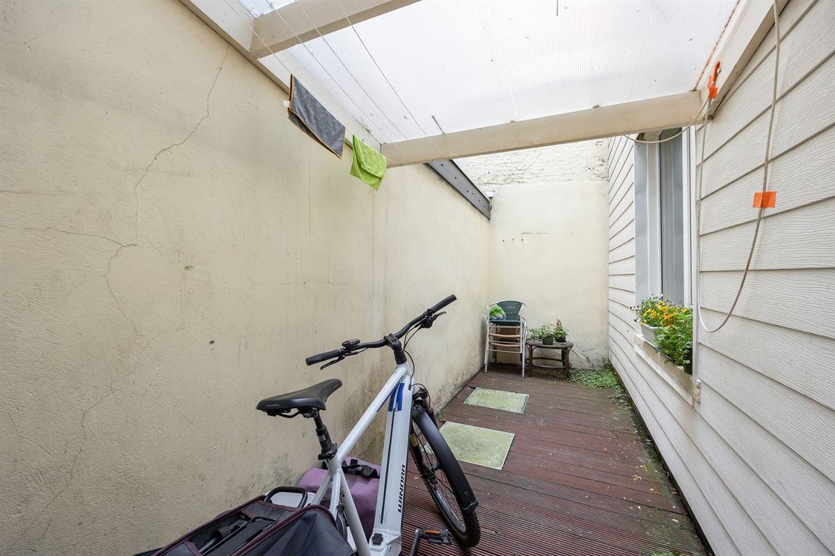 Karaktervolle burgerwoning met potentieel in geliefde buurt