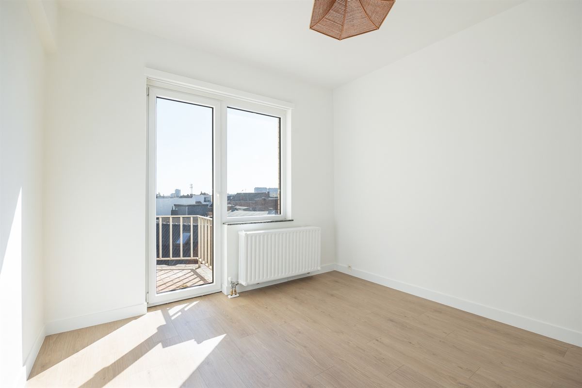 Gerenoveerd appartement met 2 slaapkamers nabij de Slachthuissite