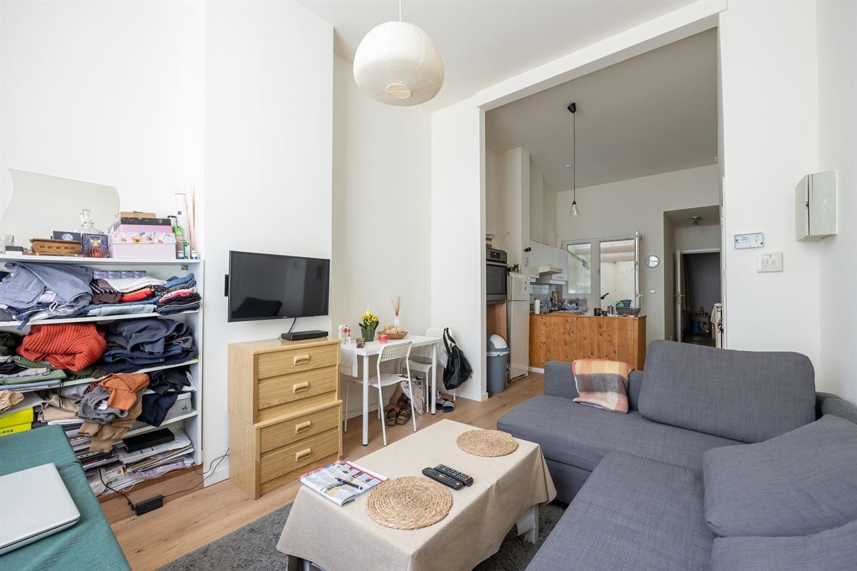 Karaktervolle burgerwoning met potentieel in geliefde buurt