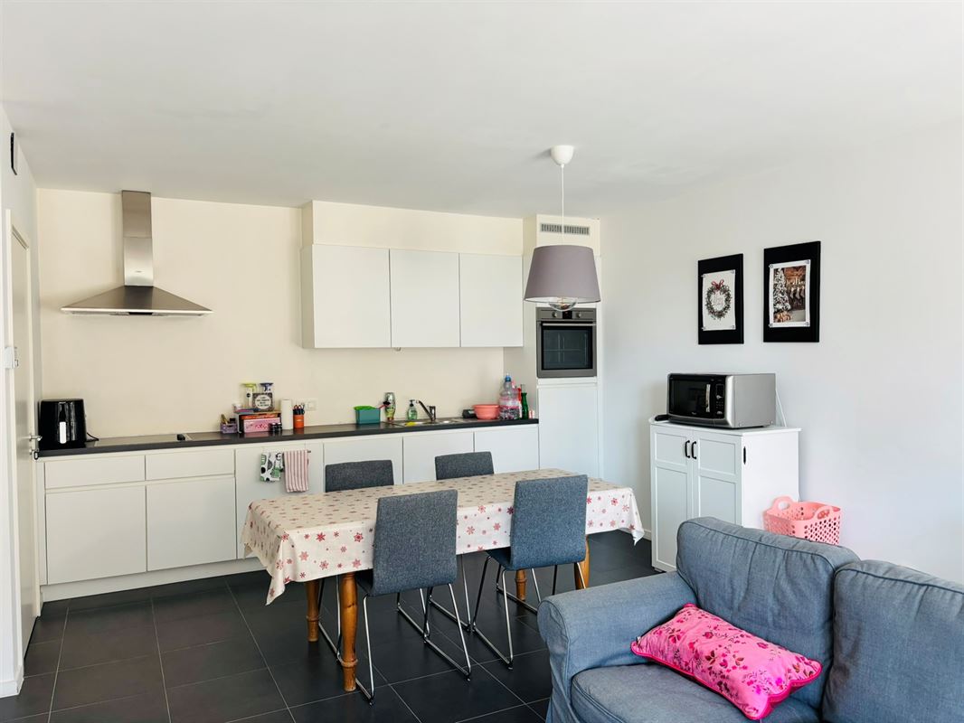 Modern tweeslaapkamerappartement op het bruisende Eilandje