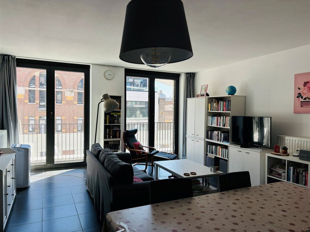 Modern tweeslaapkamerappartement op het bruisende Eilandje