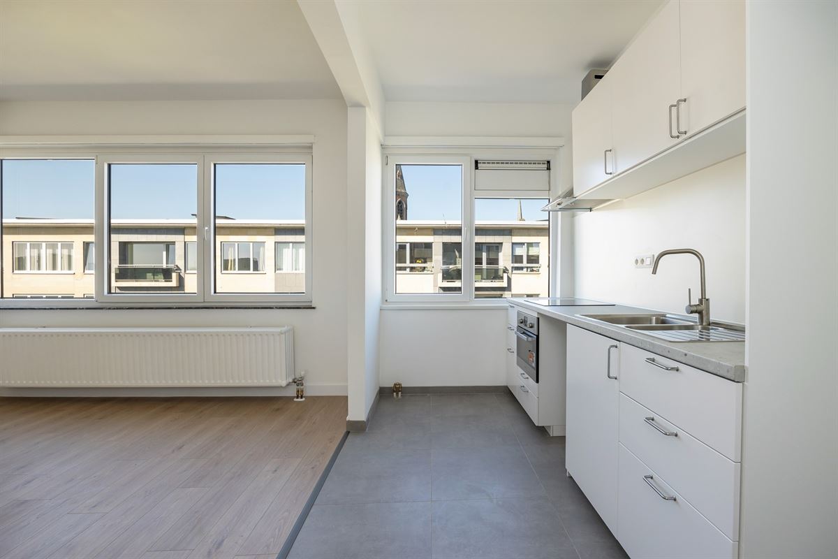 Gerenoveerd appartement met 2 slaapkamers nabij de Slachthuissite