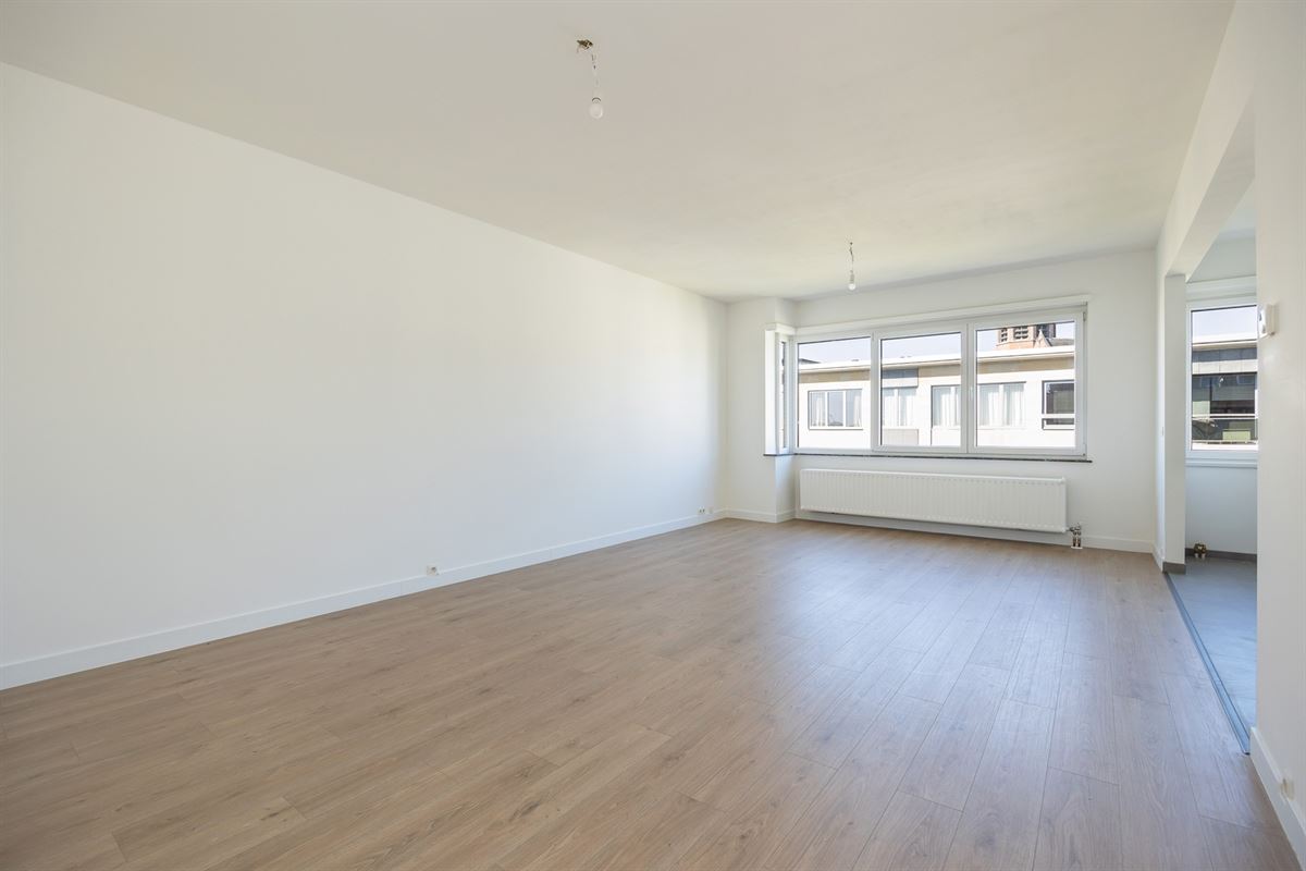 Gerenoveerd appartement met 2 slaapkamers nabij de Slachthuissite