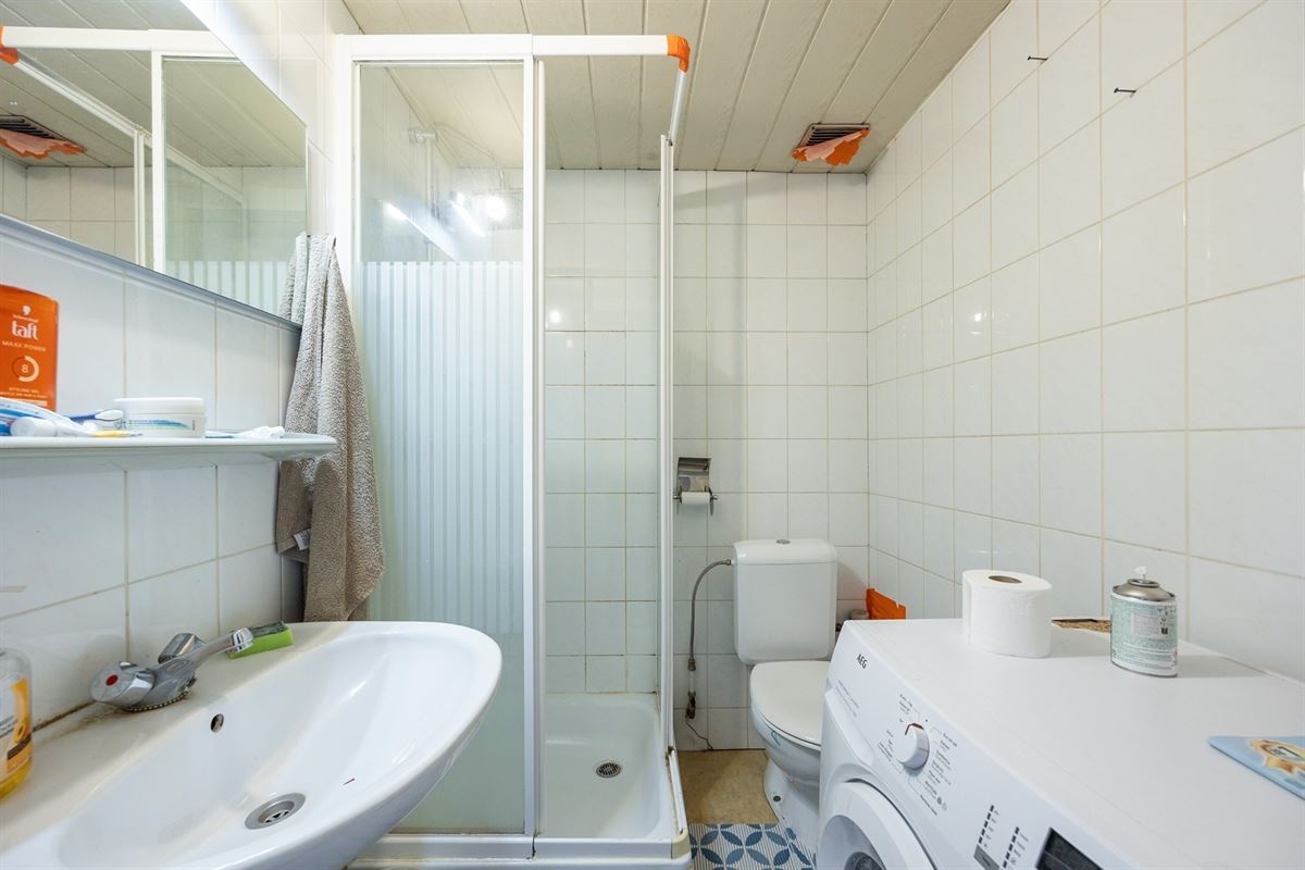 Karaktervolle burgerwoning met potentieel in geliefde buurt