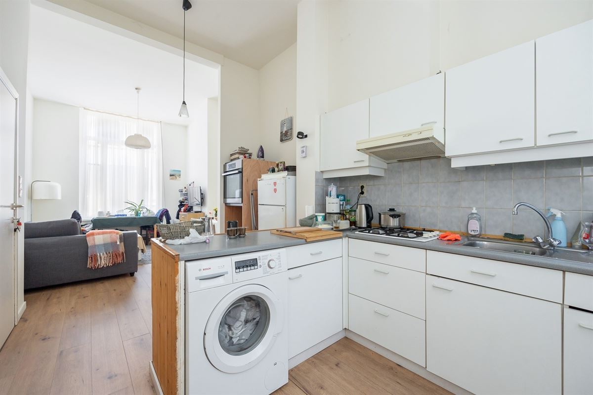 Karaktervolle burgerwoning met potentieel in geliefde buurt