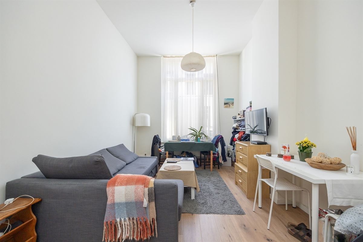 Karaktervolle burgerwoning met potentieel in geliefde buurt