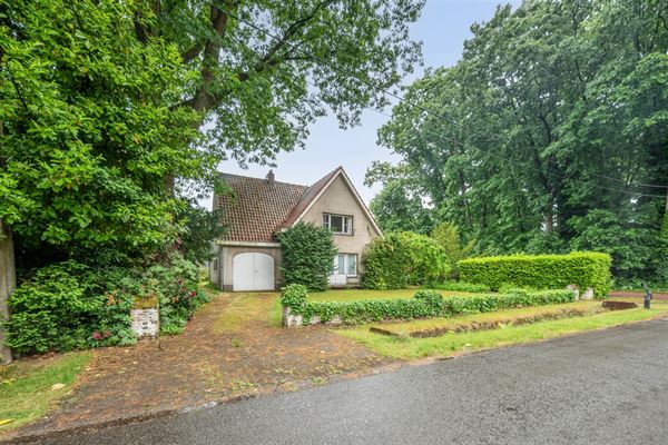 Charmante te renoveren woning op 9a75ca