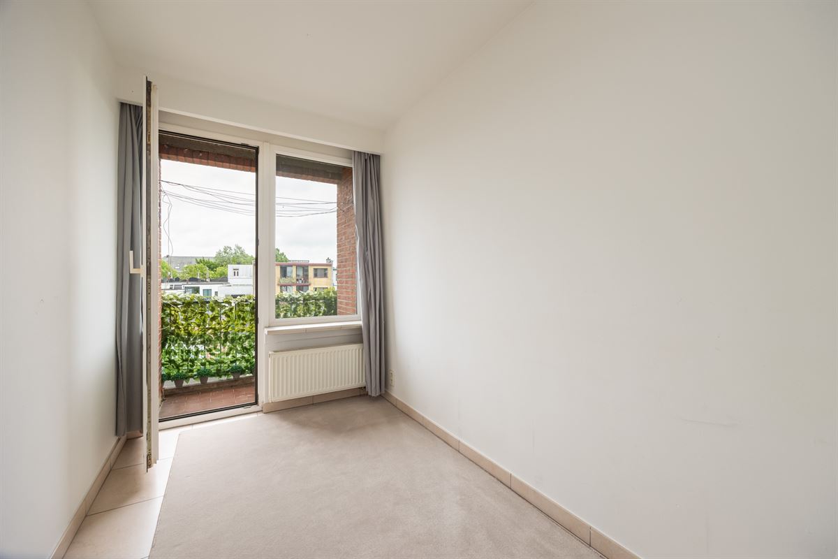 Instapklaar appartement met 2 slaapkamers in hartje Berchem