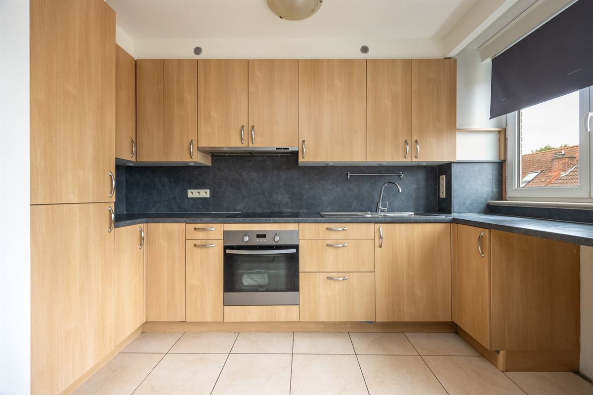 Instapklaar appartement met 2 slaapkamers in hartje Berchem