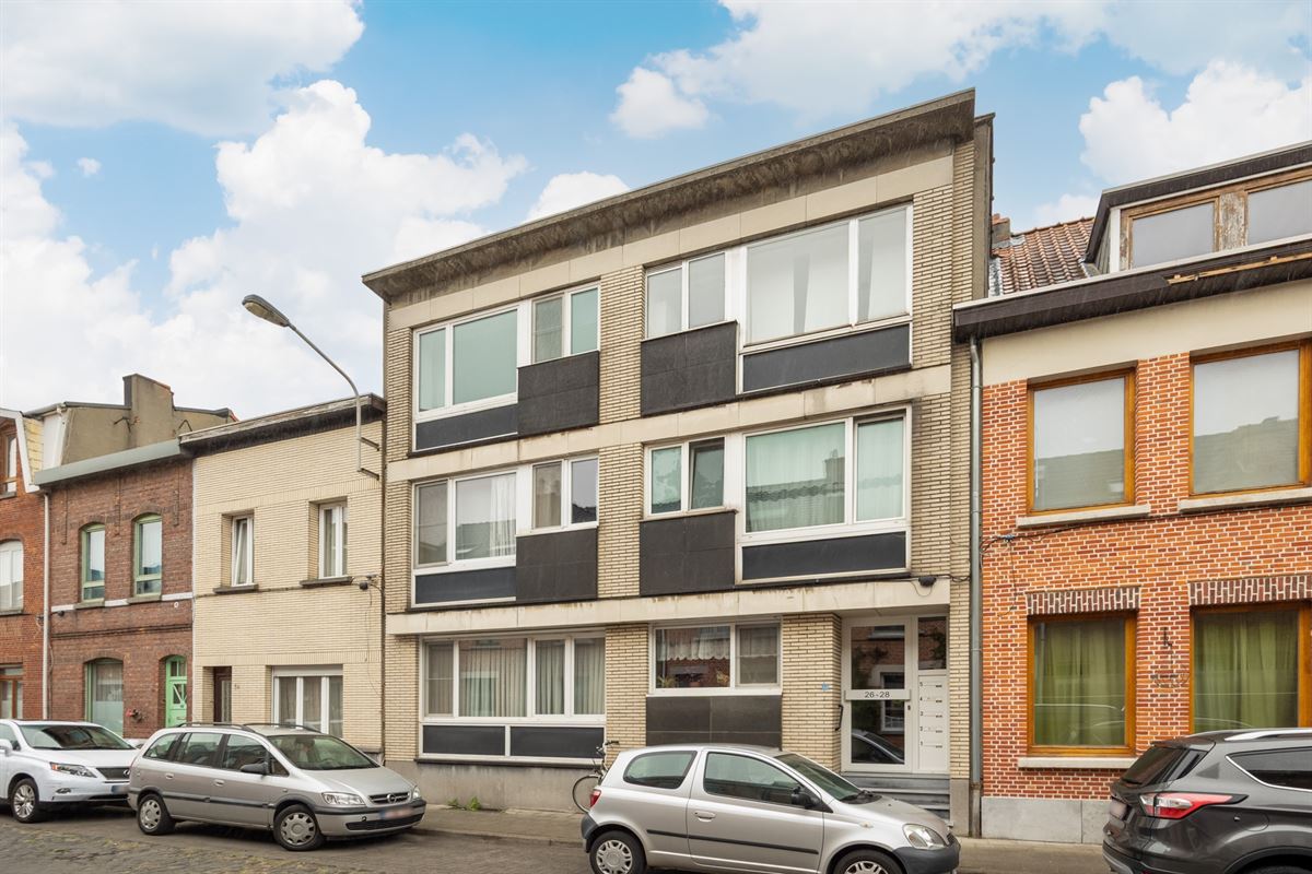 Instapklaar appartement met 2 slaapkamers in hartje Berchem
