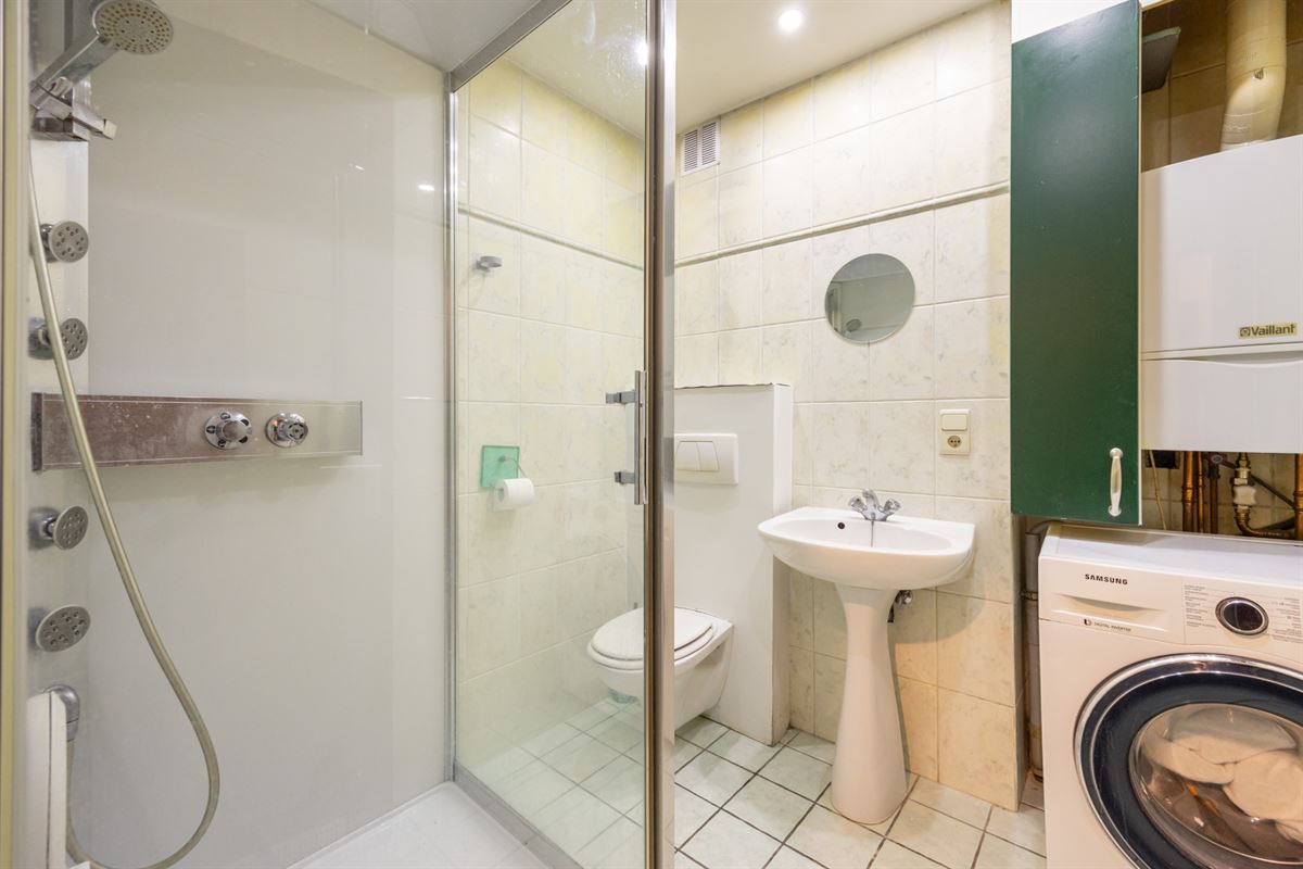 Instapklaar appartement met 2 slaapkamers in hartje Berchem