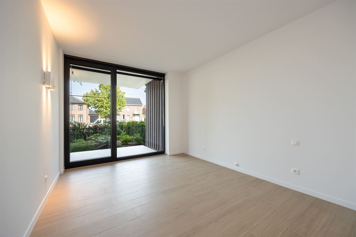 Lichtrijk en luxueus appartement met omvattende tuin