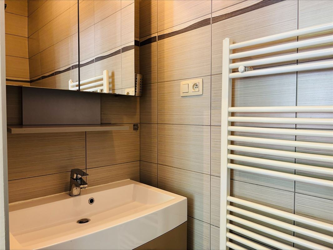 Karaktervol en lichtrijk 1-slaapkamerappartement met ruim terras op toplocatie!