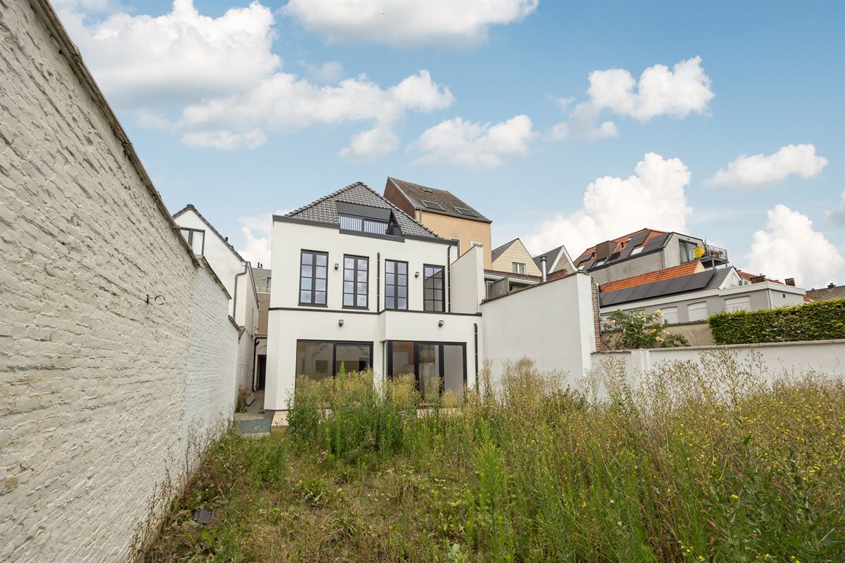 Gerenoveerd appartement met uniek bijgebouw op toplocatie in Lier