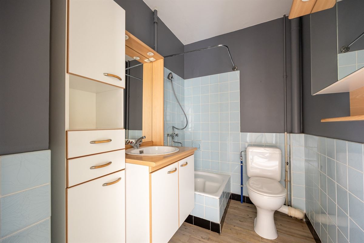 Op te frissen appartement met zuidgericht terras