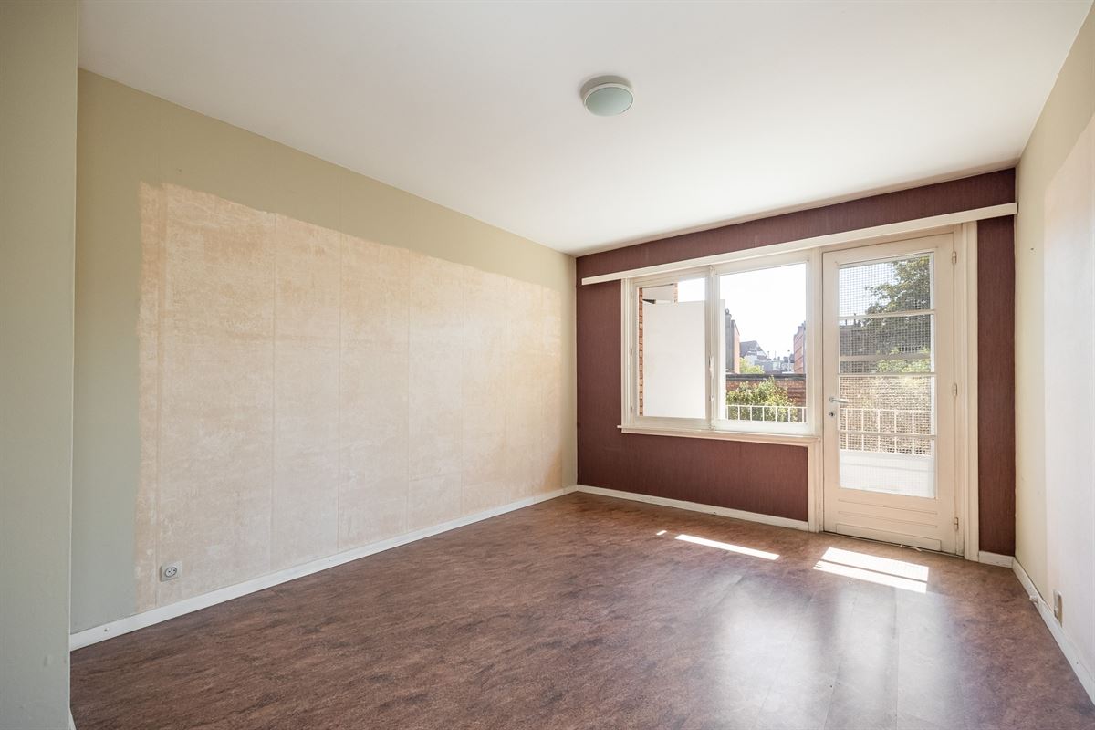 Op te frissen appartement met zuidgericht terras