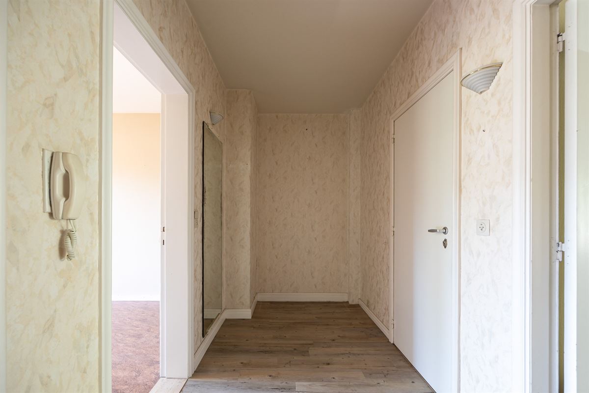 Op te frissen appartement met zuidgericht terras