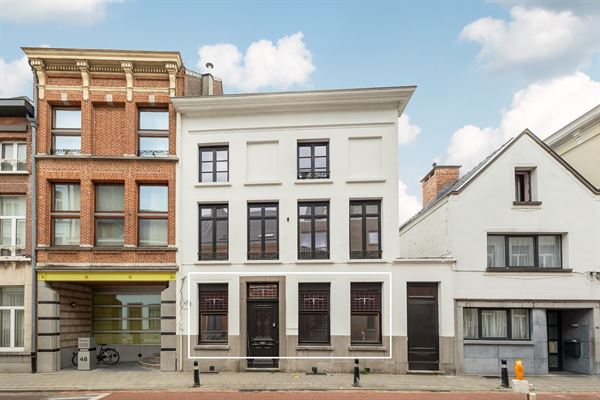 Gerenoveerd appartement met uniek bijgebouw op toplocatie in Lier
