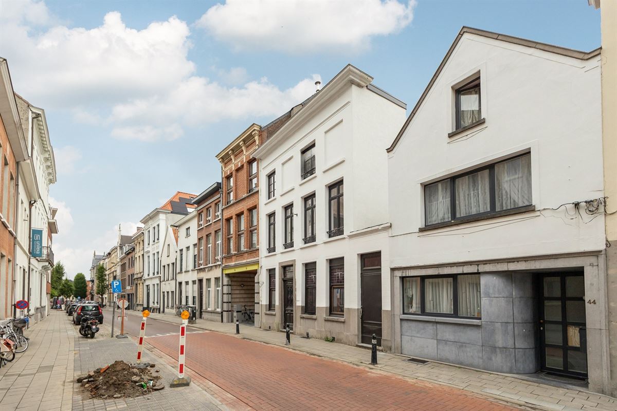 Gerenoveerd appartement met zonovergoten dakterras op toplocatie in Lier