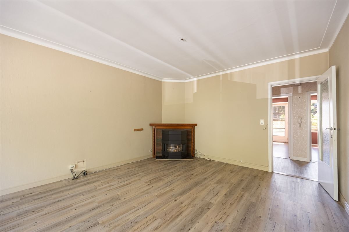 Op te frissen appartement met zuidgericht terras