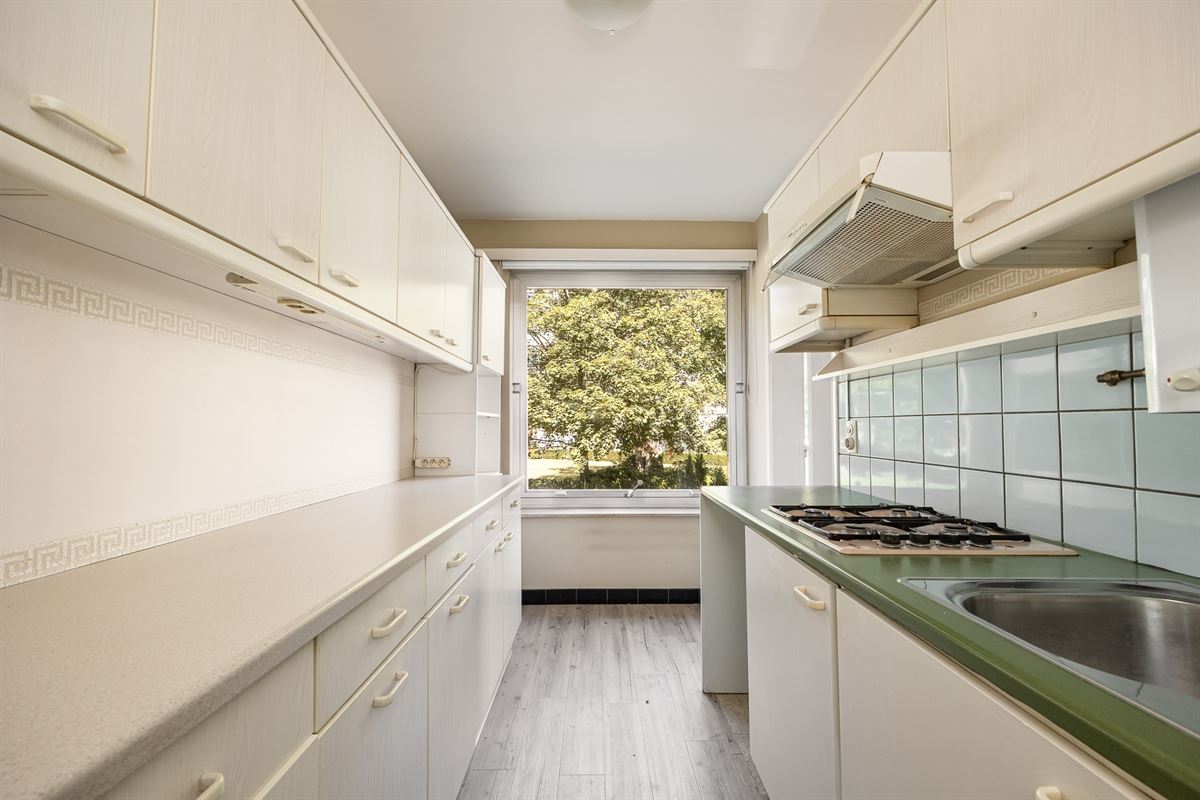 Op te frissen appartement met zuidgericht terras